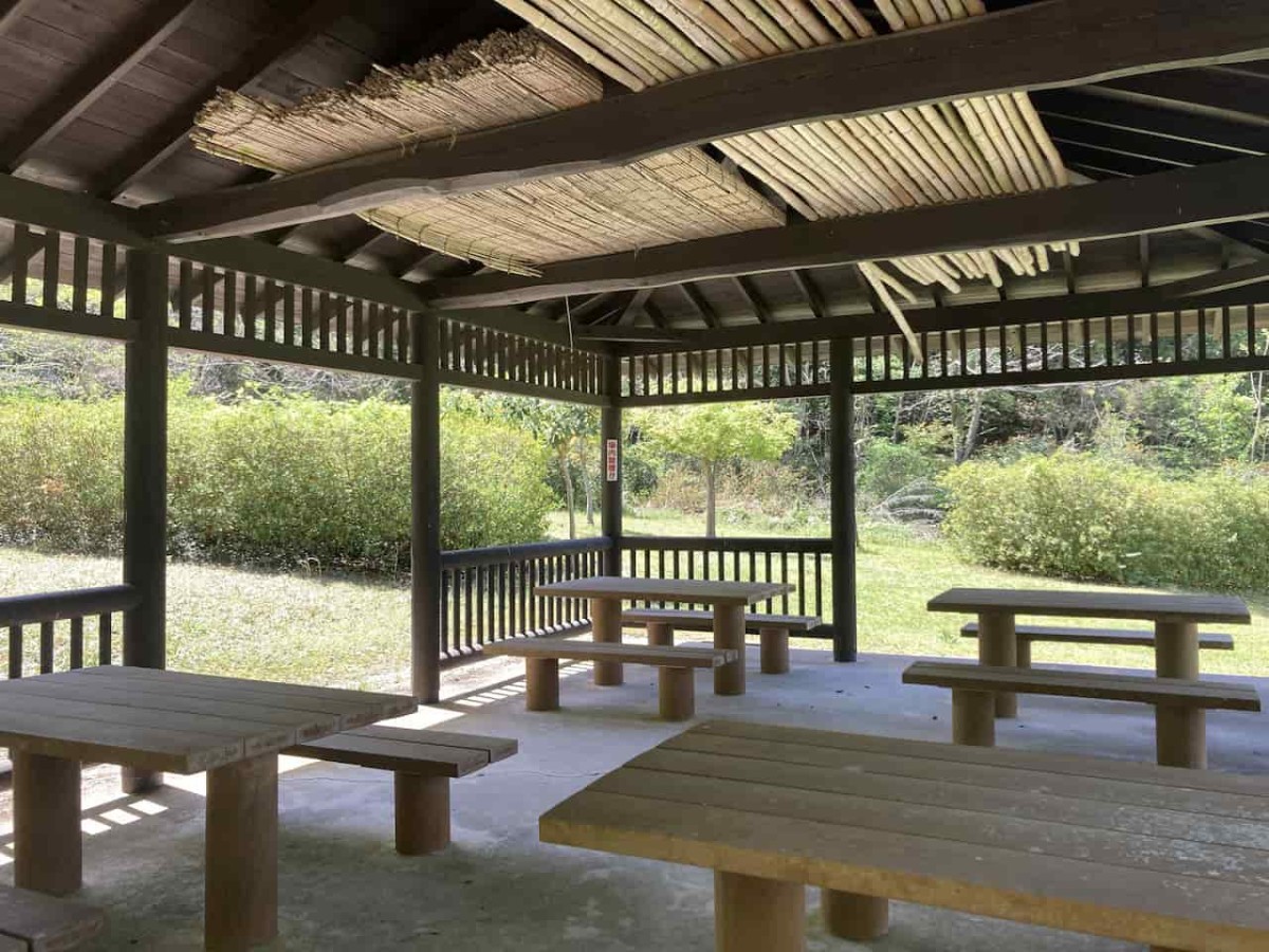 鳥取県西伯郡伯耆町にある『おにっ子ランド』の東屋