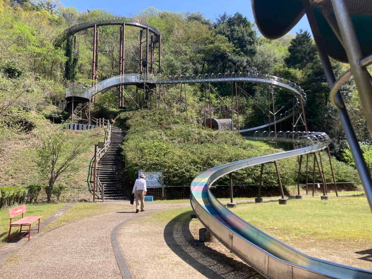 鳥取県西伯郡伯耆町にある『おにっ子ランド』のすべり台