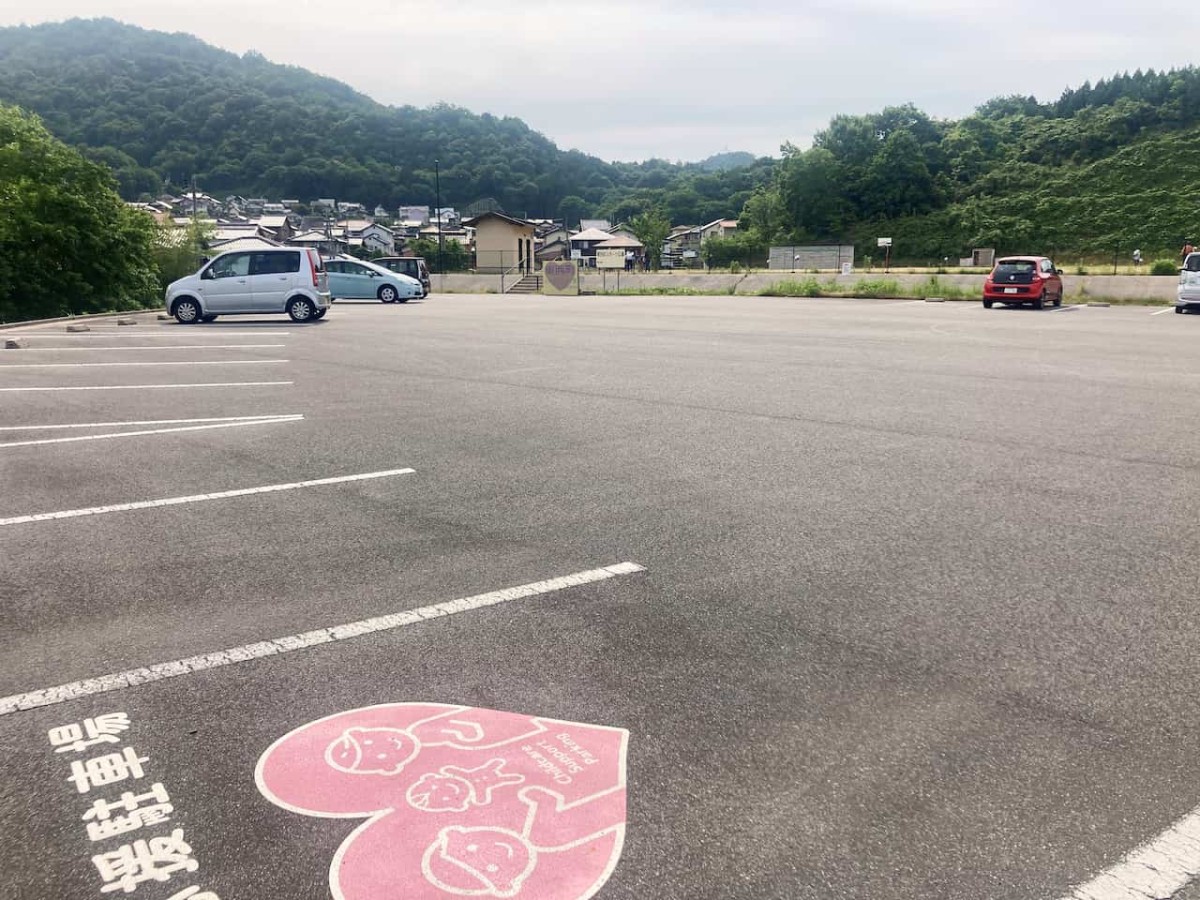 鳥取県西伯郡南部町にある『東西町スポーツ広場』の駐車場
