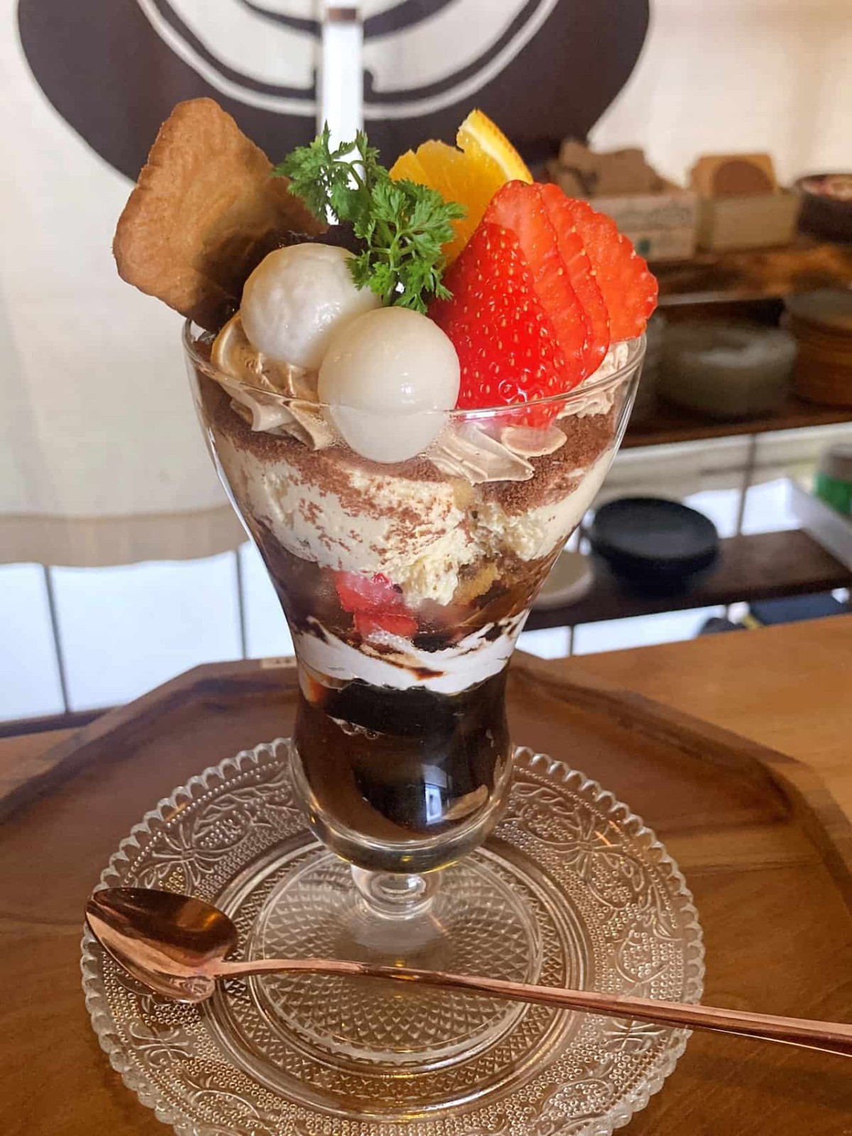 島根県出雲市にある『コーヒースタンド李庵』の「スペシャル李庵パフェ」