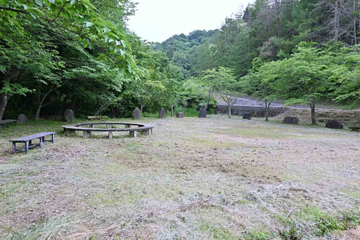 鳥取県八頭郡八頭町にある『郡家オアシス公園』の広場