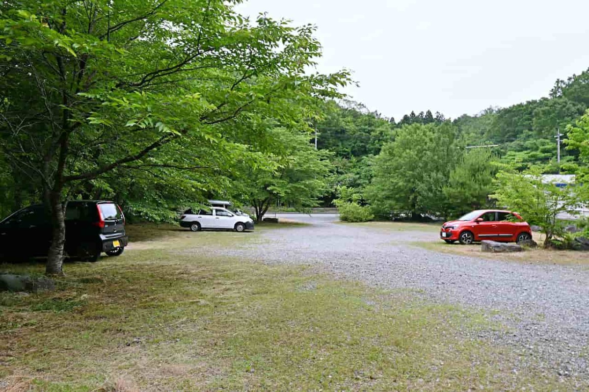 鳥取県八頭郡八頭町にある『郡家オアシス公園』の駐車場