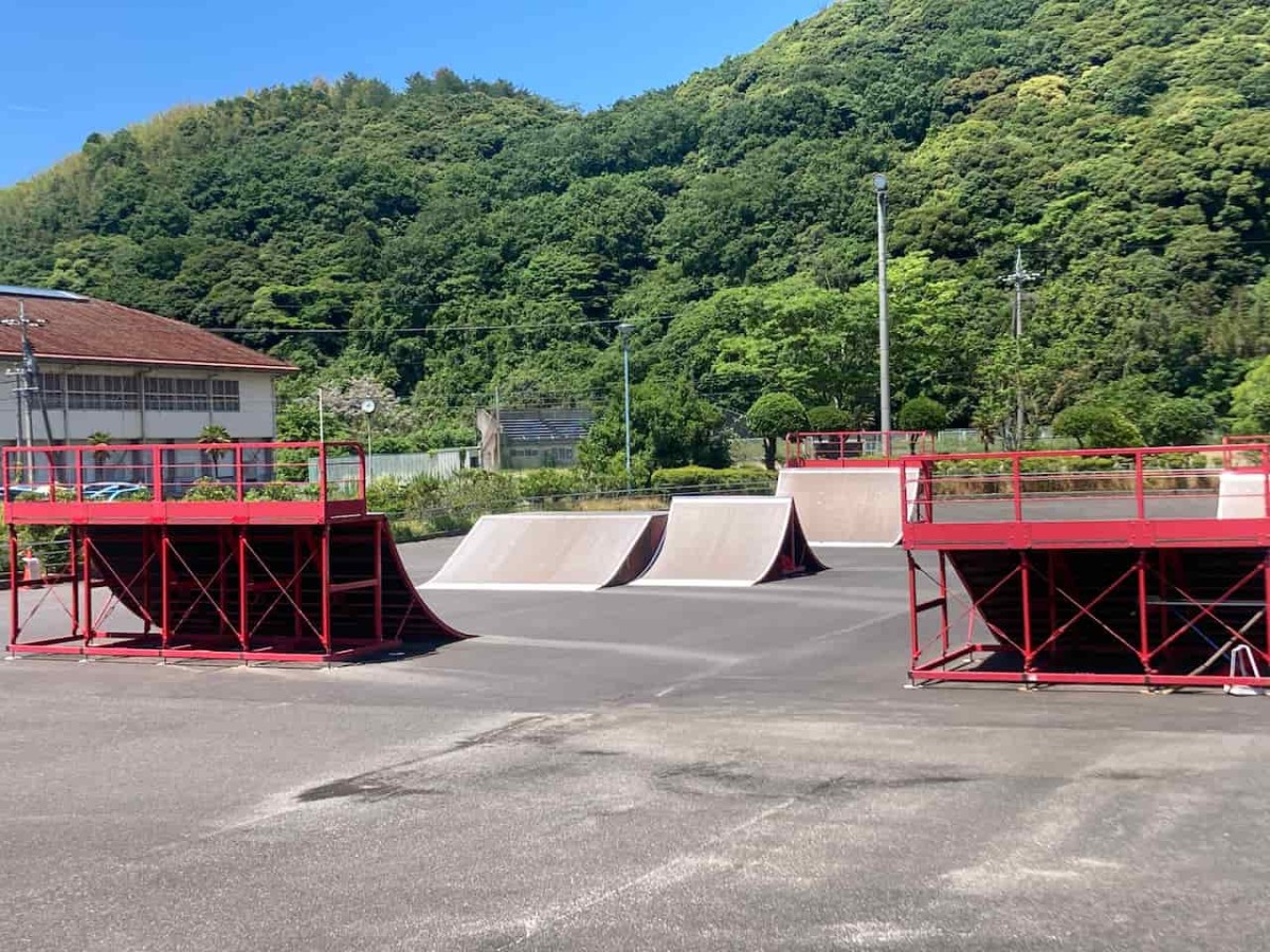 鳥取県東伯郡湯梨浜町にある『ハワイ夢広場』周辺にあるスケートパーク