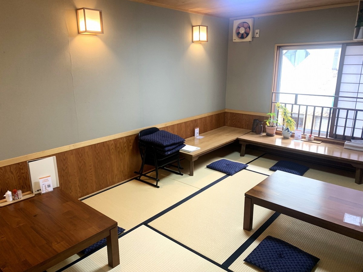 島根県松江市にオープンした和食店『食楽酒亭AKIZU』の店内の様子