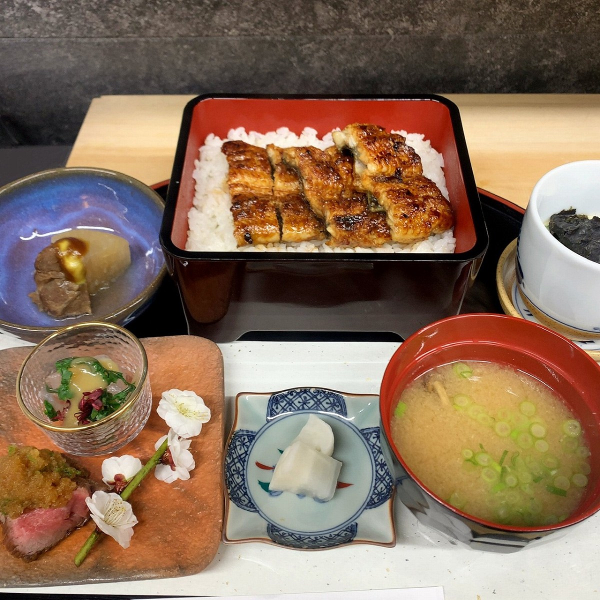 島根県松江市にオープンした和食店『食楽酒亭AKIZU』のメニュー