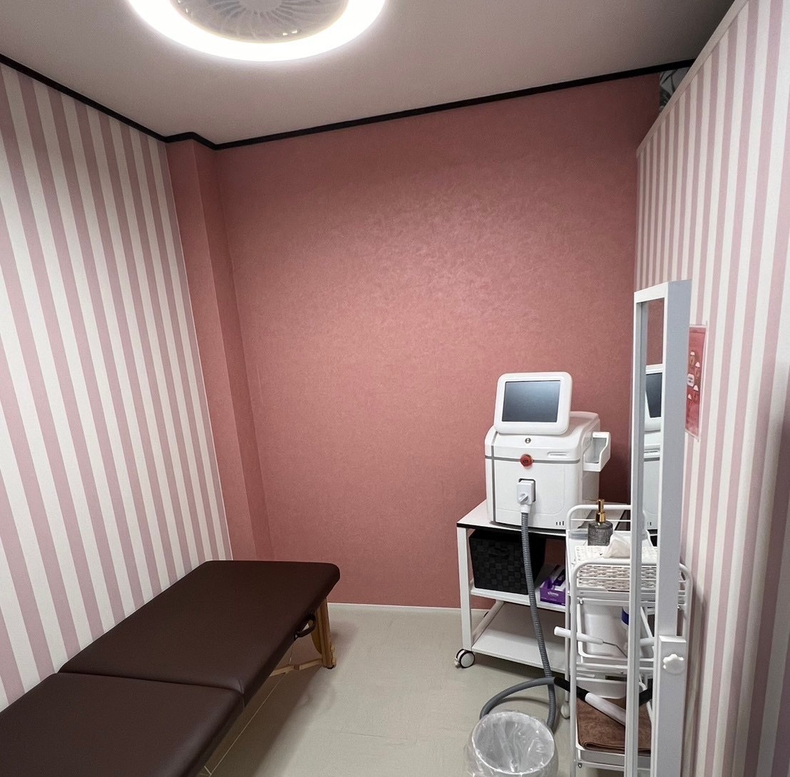 鳥取県倉吉市にオープンしたプライベートサロン『ロイヤルリラックス』の店内の様子