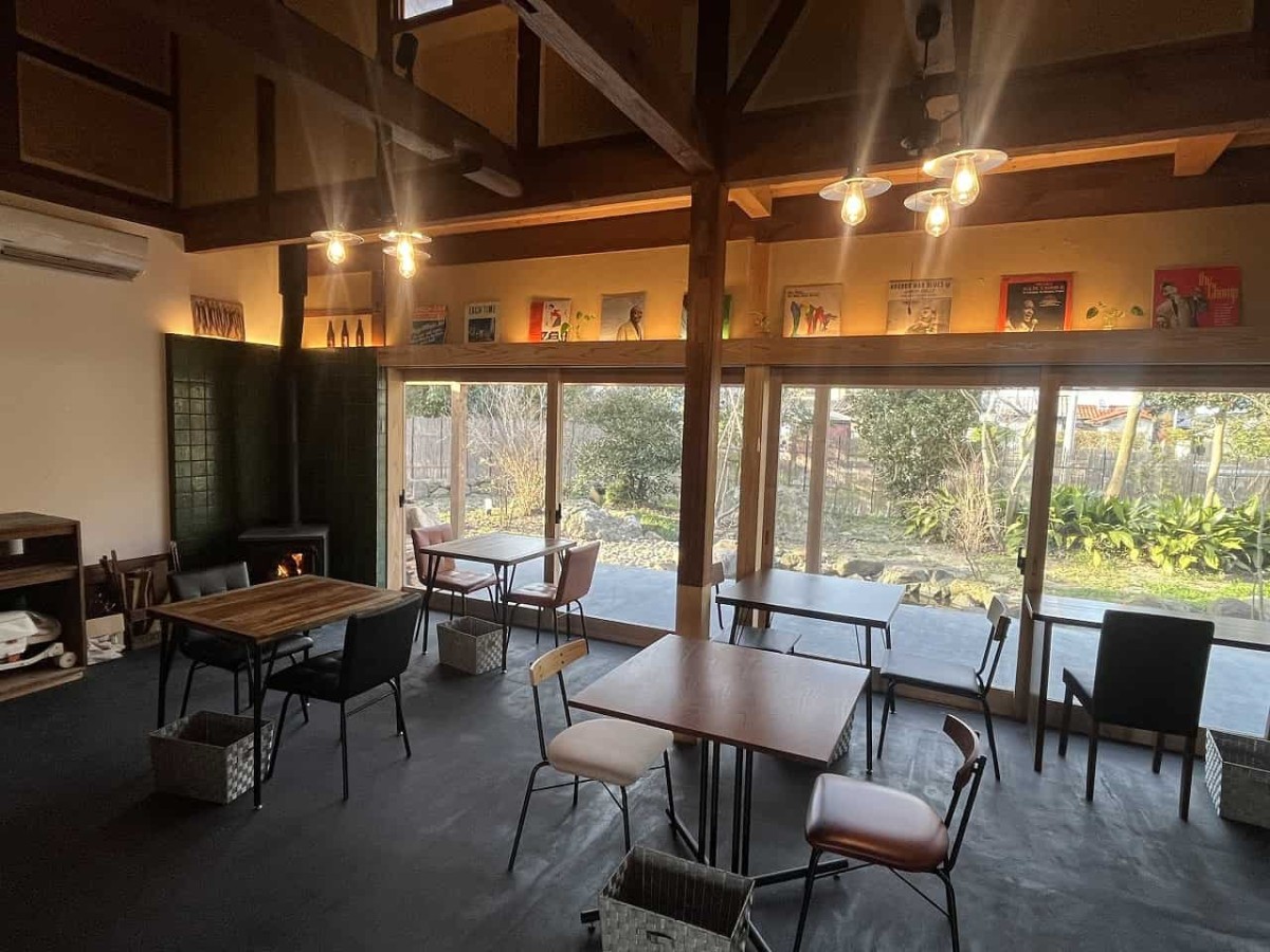 島根県出雲市の古民家カフェ『PASTA.CAFE sym.』の店内の様子