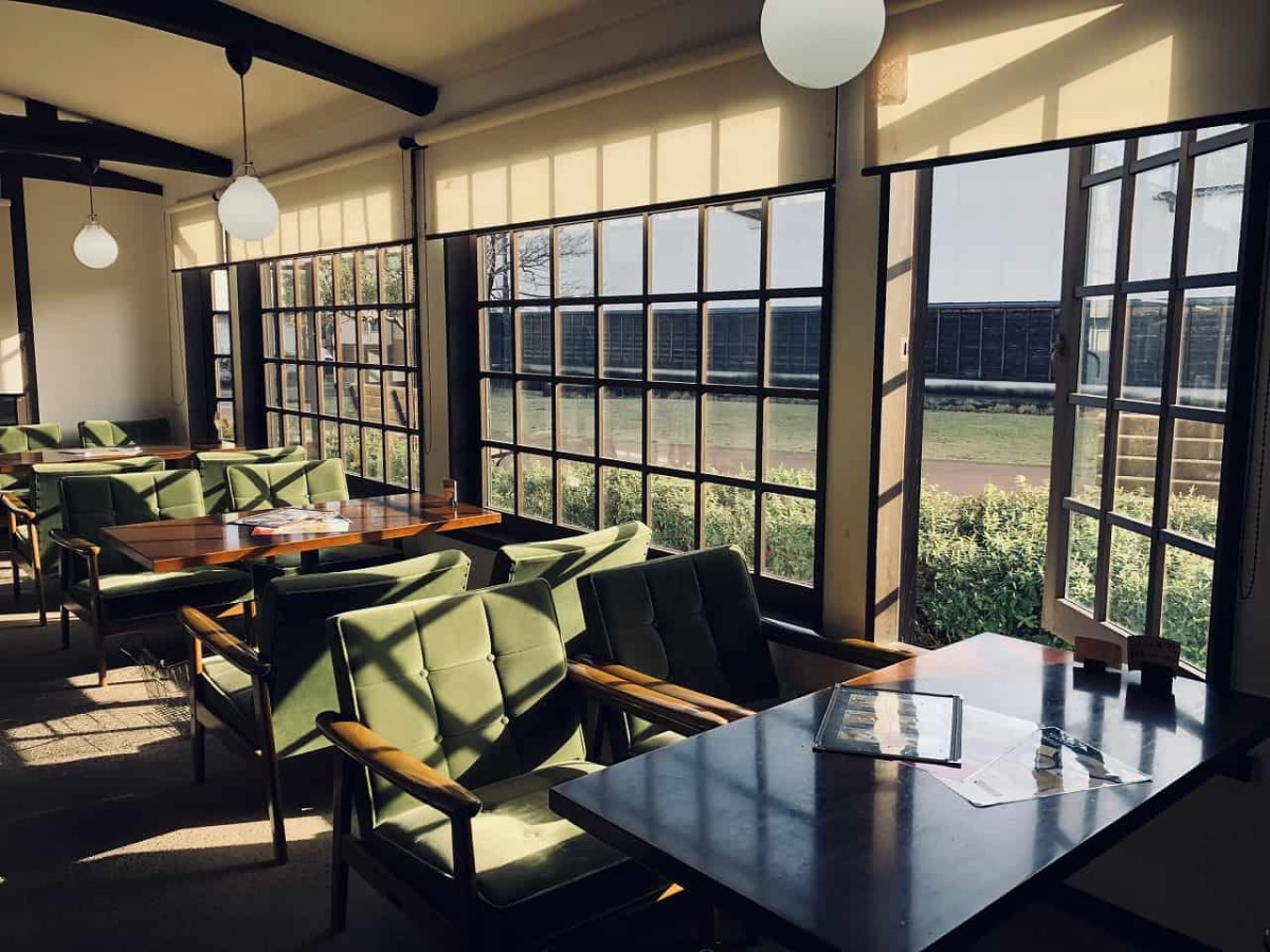 島根県出雲市にある『Cafe Naka蔵』の店内の様子