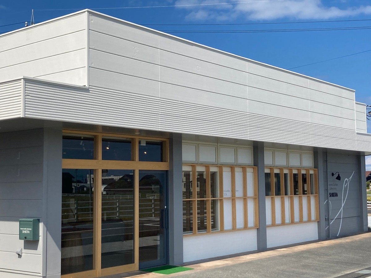 鳥取県日吉津村にオープンしたスイーツ専門店『スイーツガーデンラボラトリーシオタ』の外観