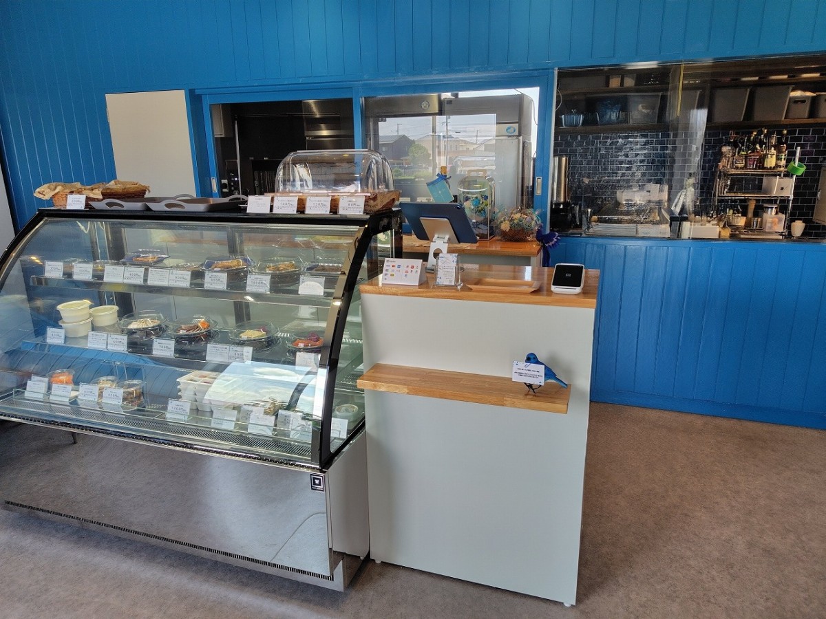 島根県松江市にオープンしたフランス風総菜テイクアウト専門店『Le Traiteur bleu』の店内の様子