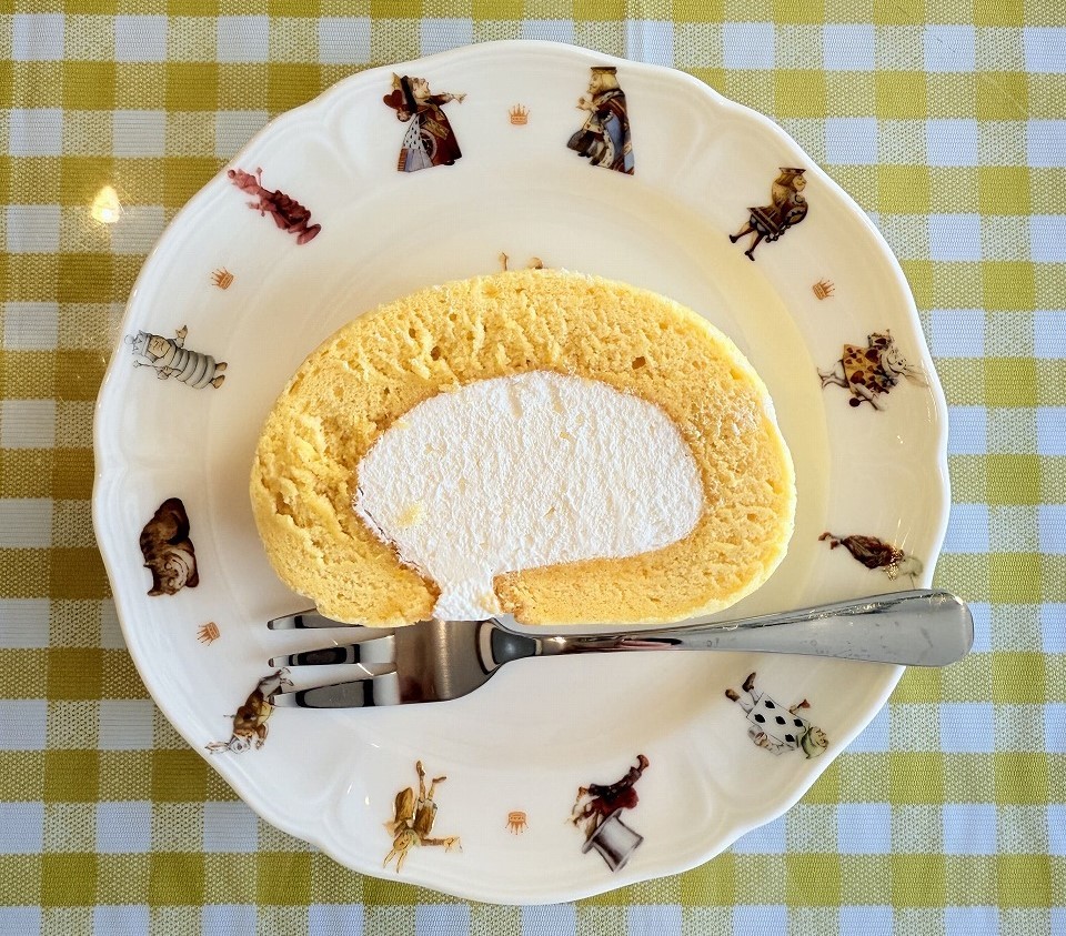 島根県益田市にオープンした『すなぎつねのきまぐれロールケーキっ茶』のロールケーキ