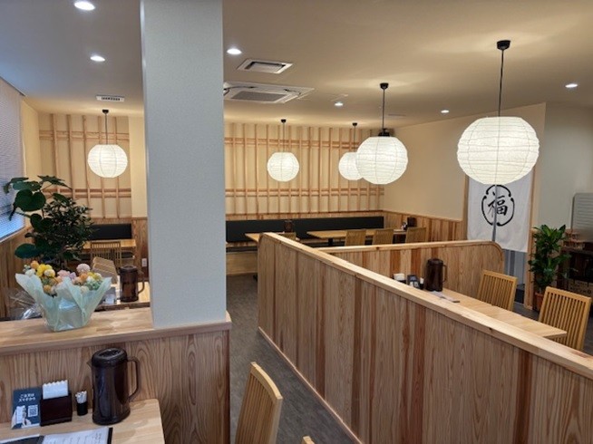 鳥取県鳥取市にオープンした『とろけるハンバーグ福よし鳥取店』の店内の様子