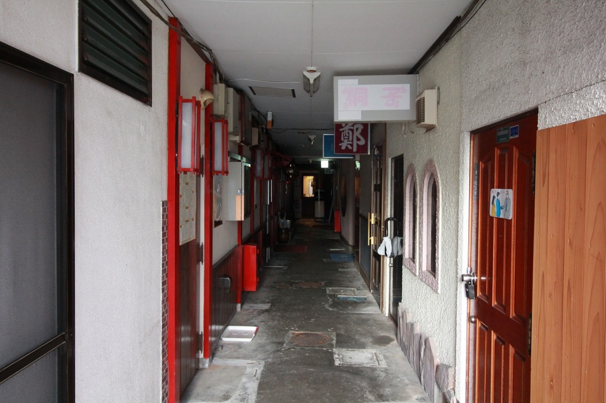 島根県松江市伊勢宮にある「新天地」の通路