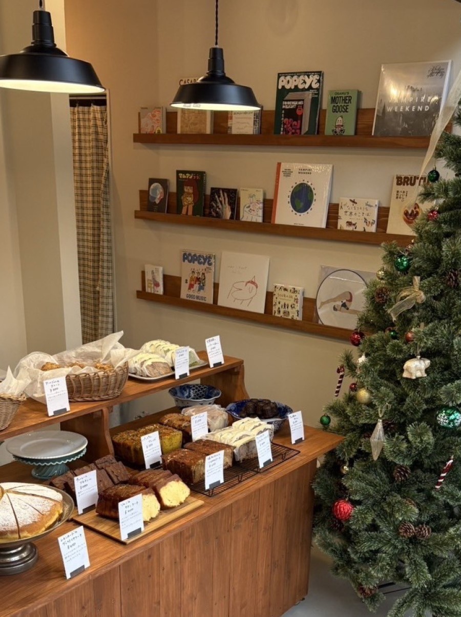 島根県出雲市にオープンした焼き菓子店『Bake Shop PAUSE』の店内の様子