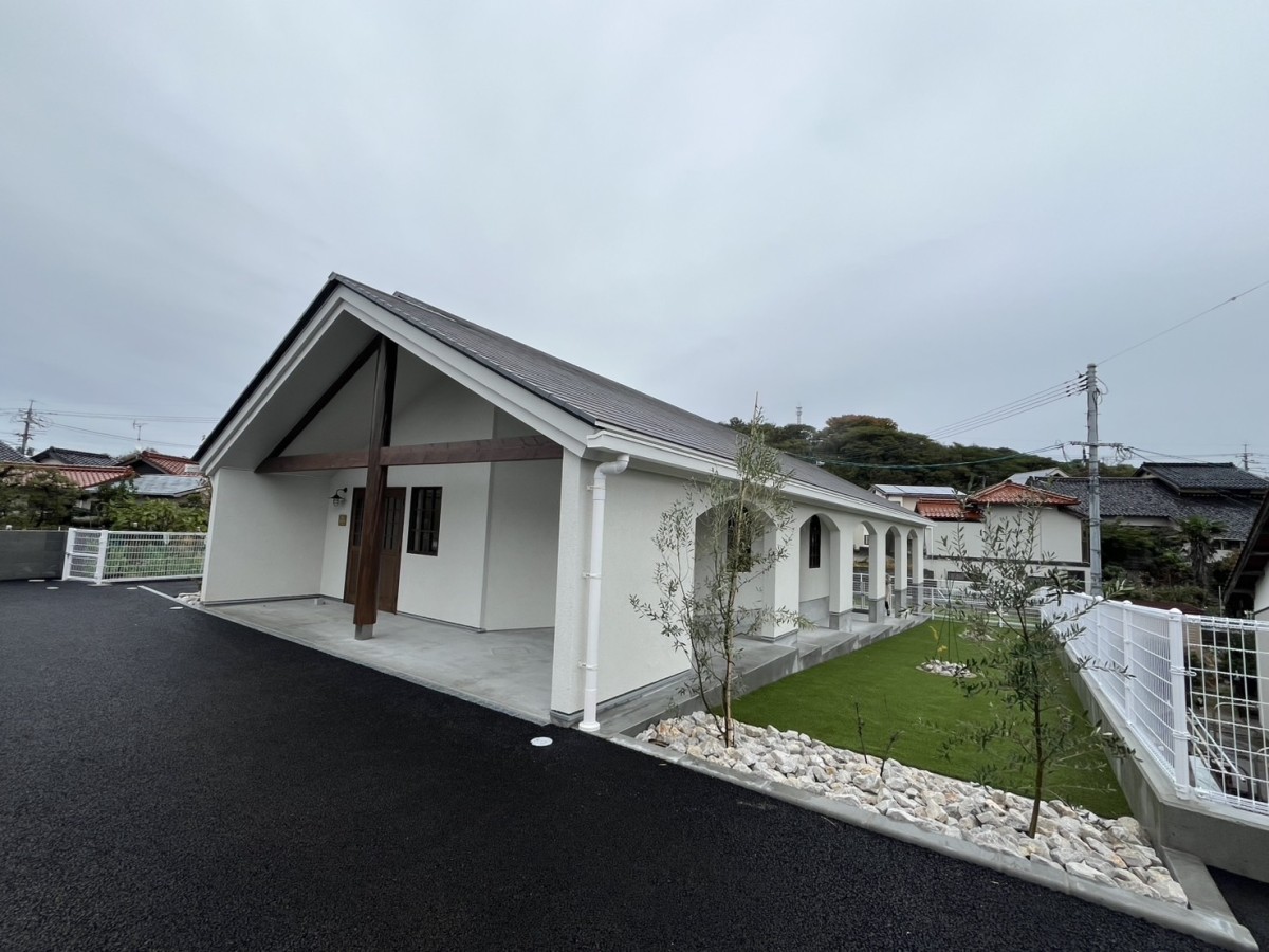 島根県浜田市にオープンしたカフェレストラン『ROIScafe』の外観