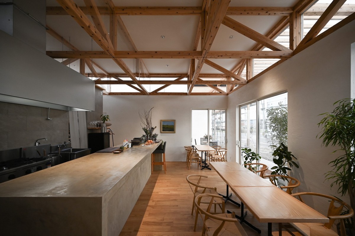 島根県益田市にオープンしたレストラン『Più（ピウ）』の店内の様子