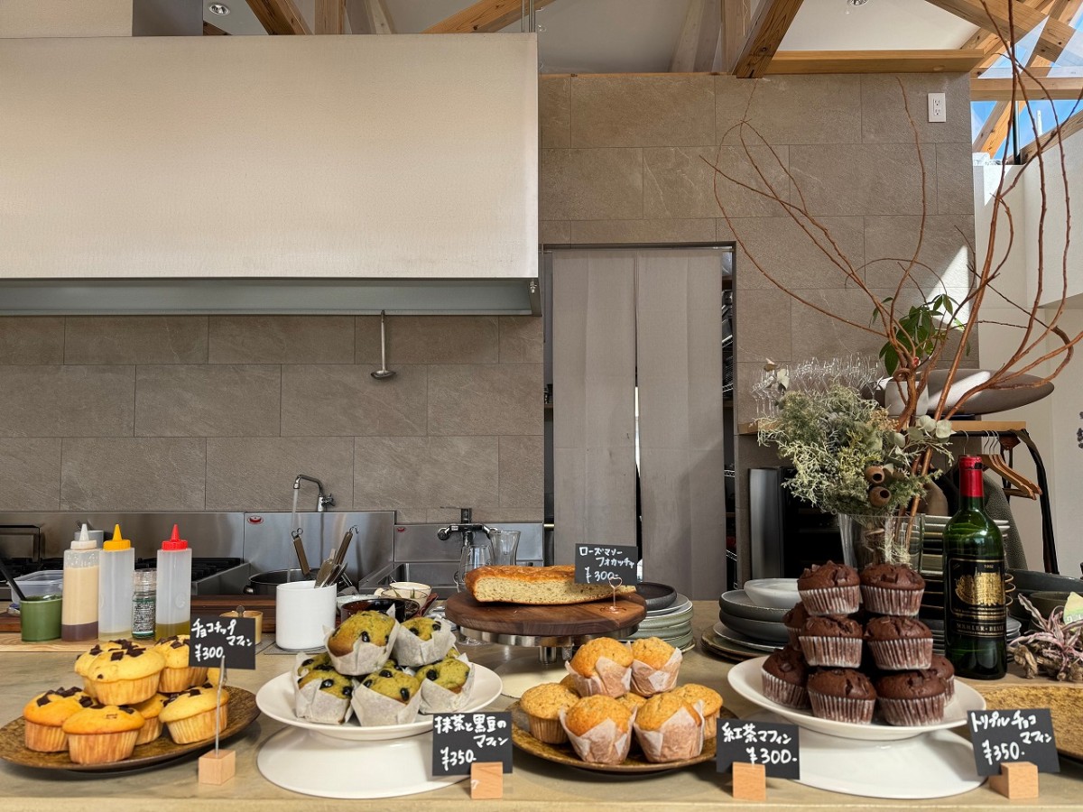 島根県益田市にオープンしたレストラン『Più（ピウ）』の店内の様子