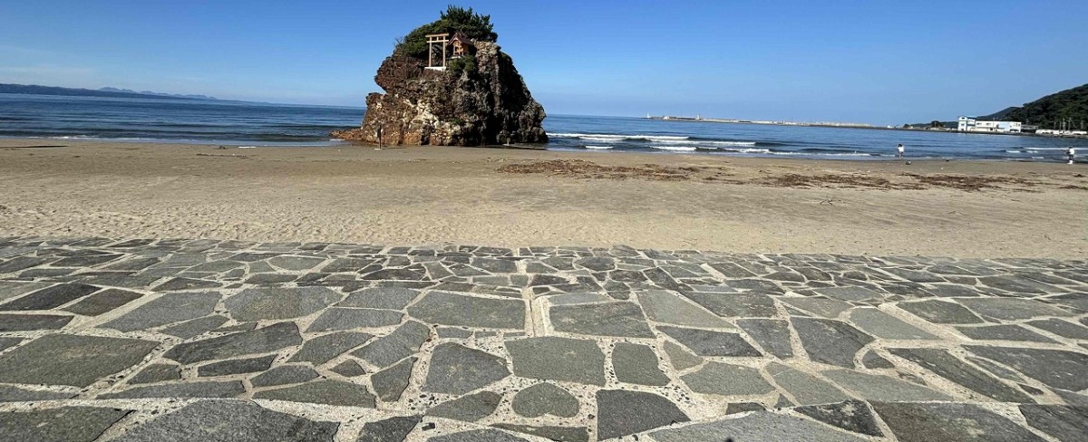 島根県出雲市にある「稲佐の浜」