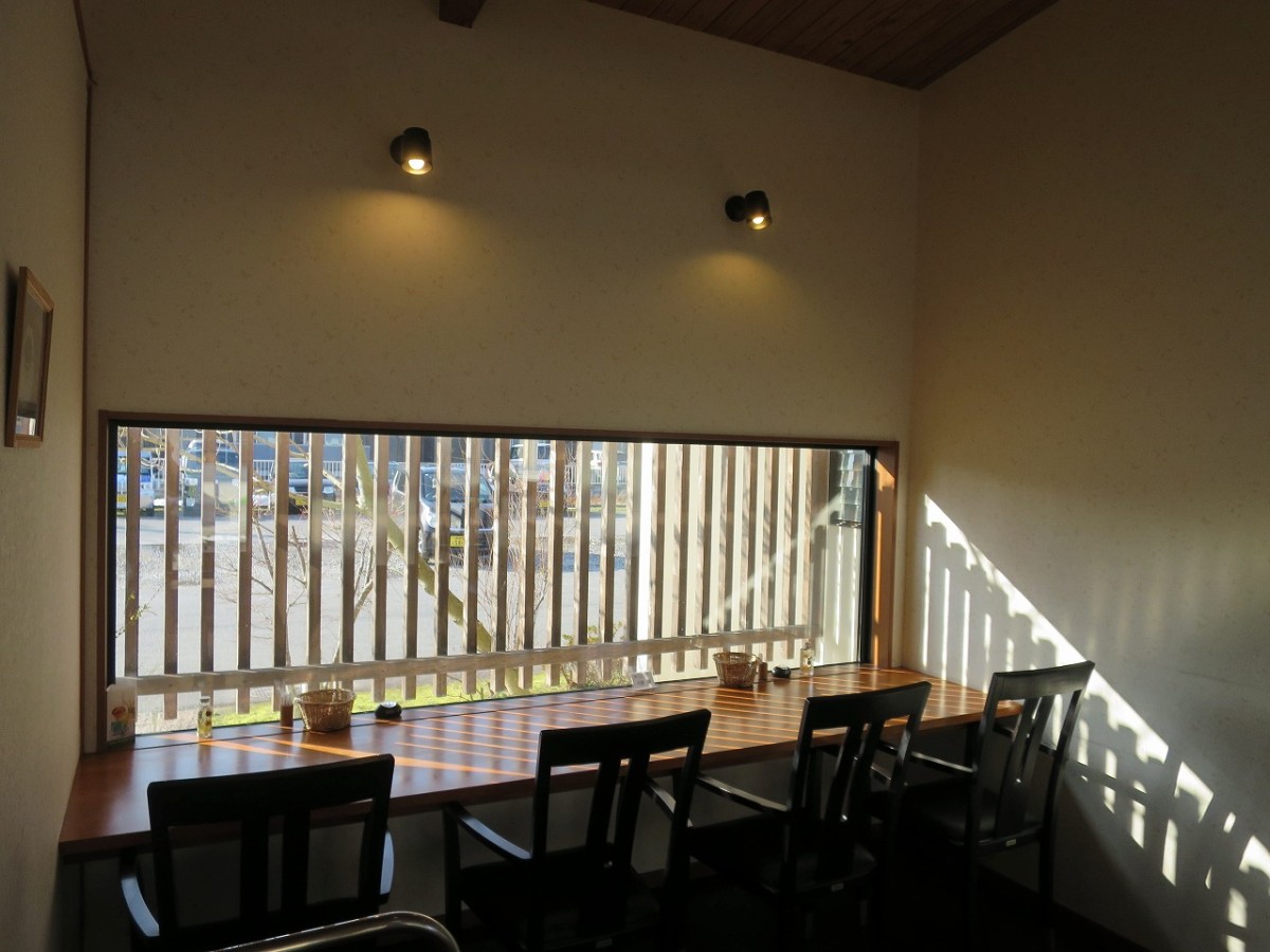 島根県松江市にあるレストラン『山里の香りここな黒田店』の店内の様子