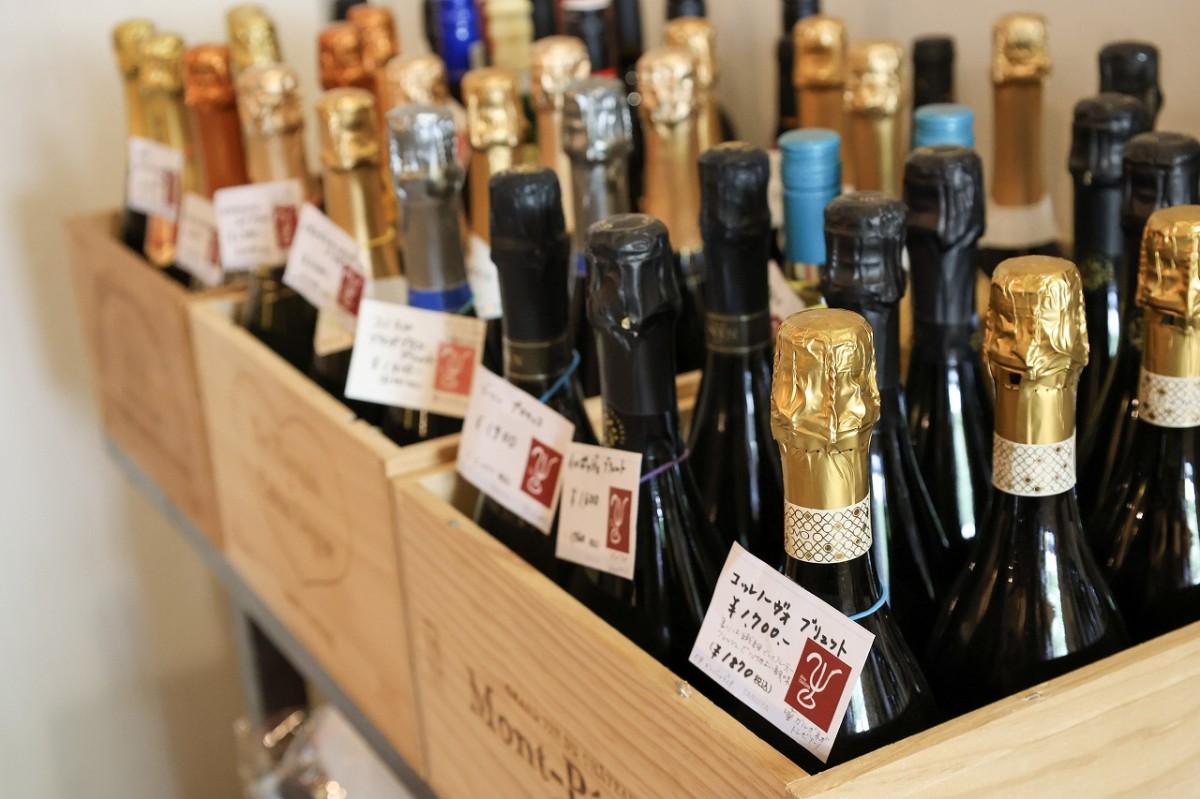 島根県松江市にあるワイン専門店『TARUYA』の店内の様子