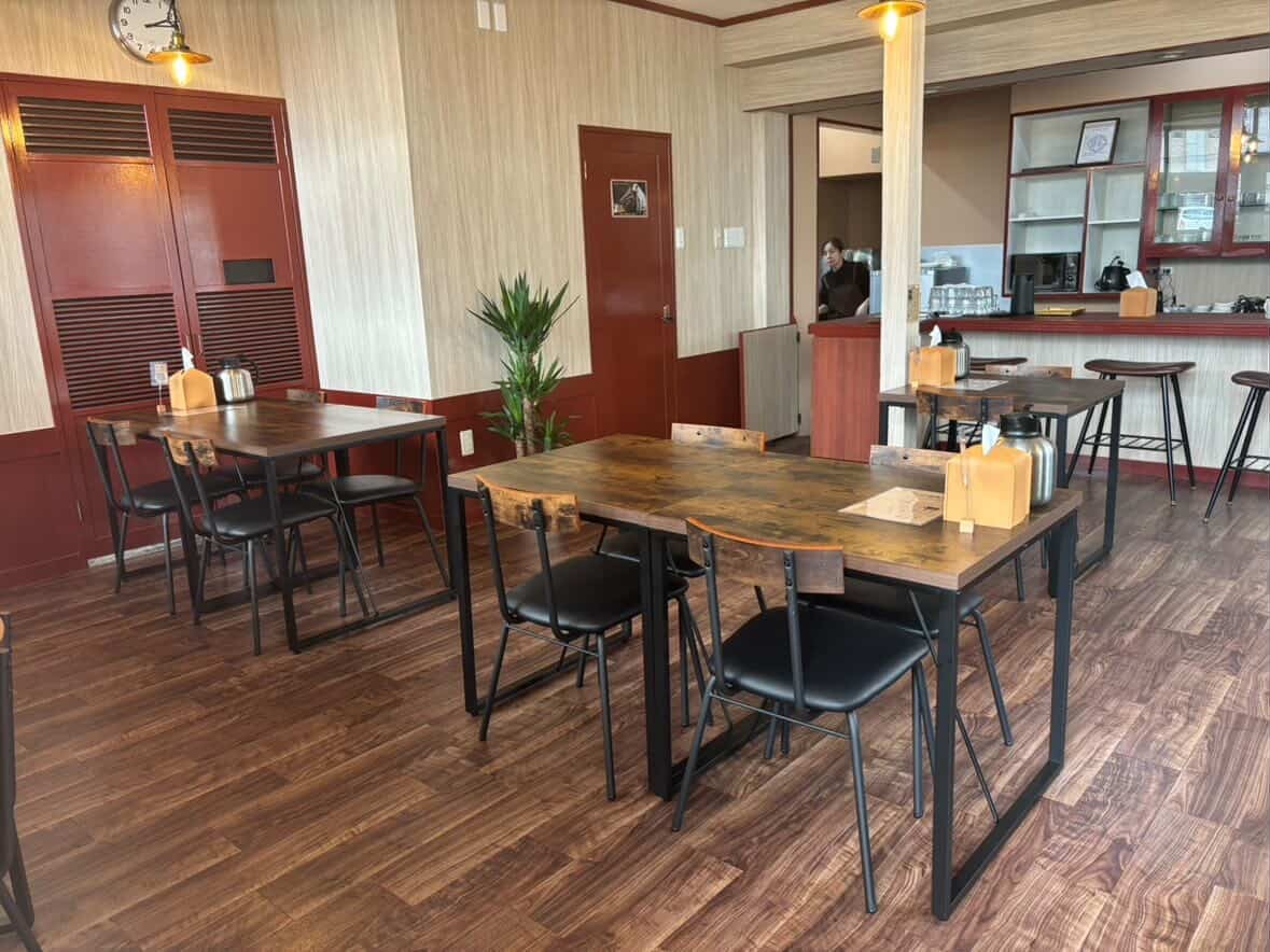 鳥取県鳥取市にオープンしたカレー専門店『Curry House Flavor Factory』の店内の様子