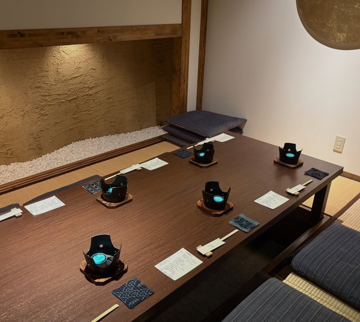 鳥取県米子市にオープンした創作和食割烹『だしかっぽう とと』の店内の様子