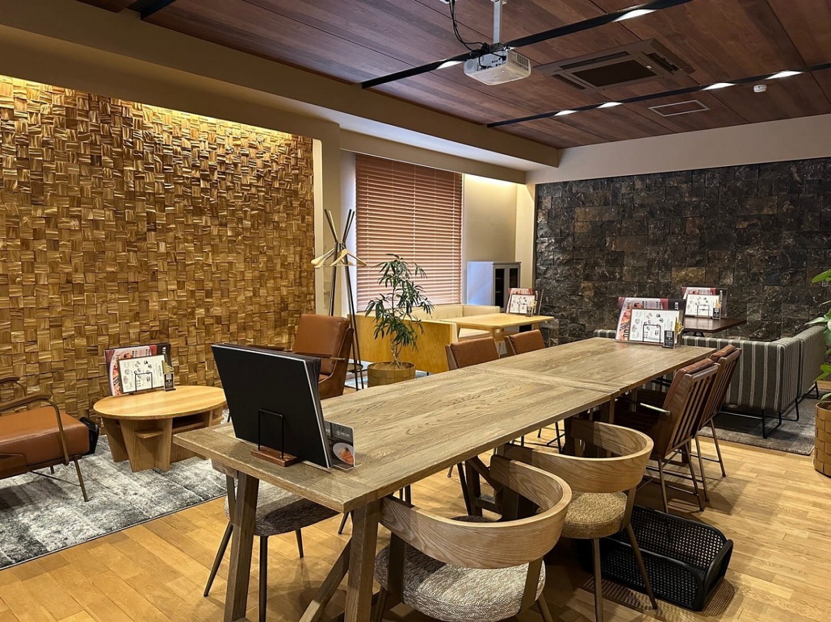 鳥取県鳥取市にある『グリーンゴルフ21』内のカフェ『RITMO THE CAFE』の店内の様子