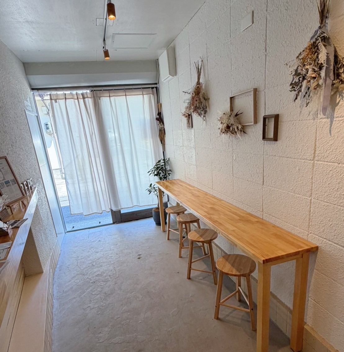 島根県松江市にオープンした『283Crepe松江店』の店内の様子