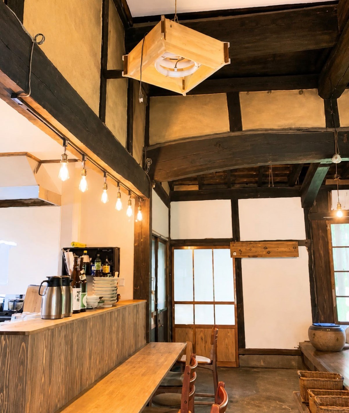島根県奥出雲町のコミュニティスペース『Katta House』内にオープンした食堂『永遠のいま』の店内の様子