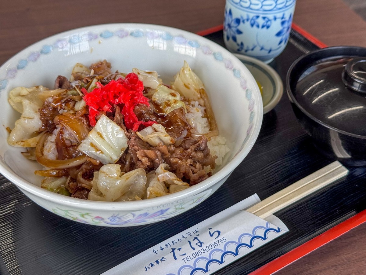 島根県出雲市にある食事処『たばら食堂』の「和牛焼肉丼」