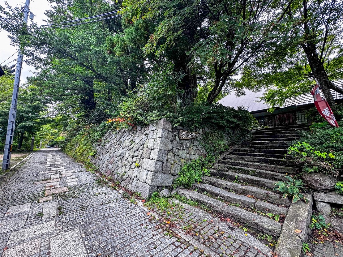 鳥取県大山町にあるカフェ『田舎家一』の外観