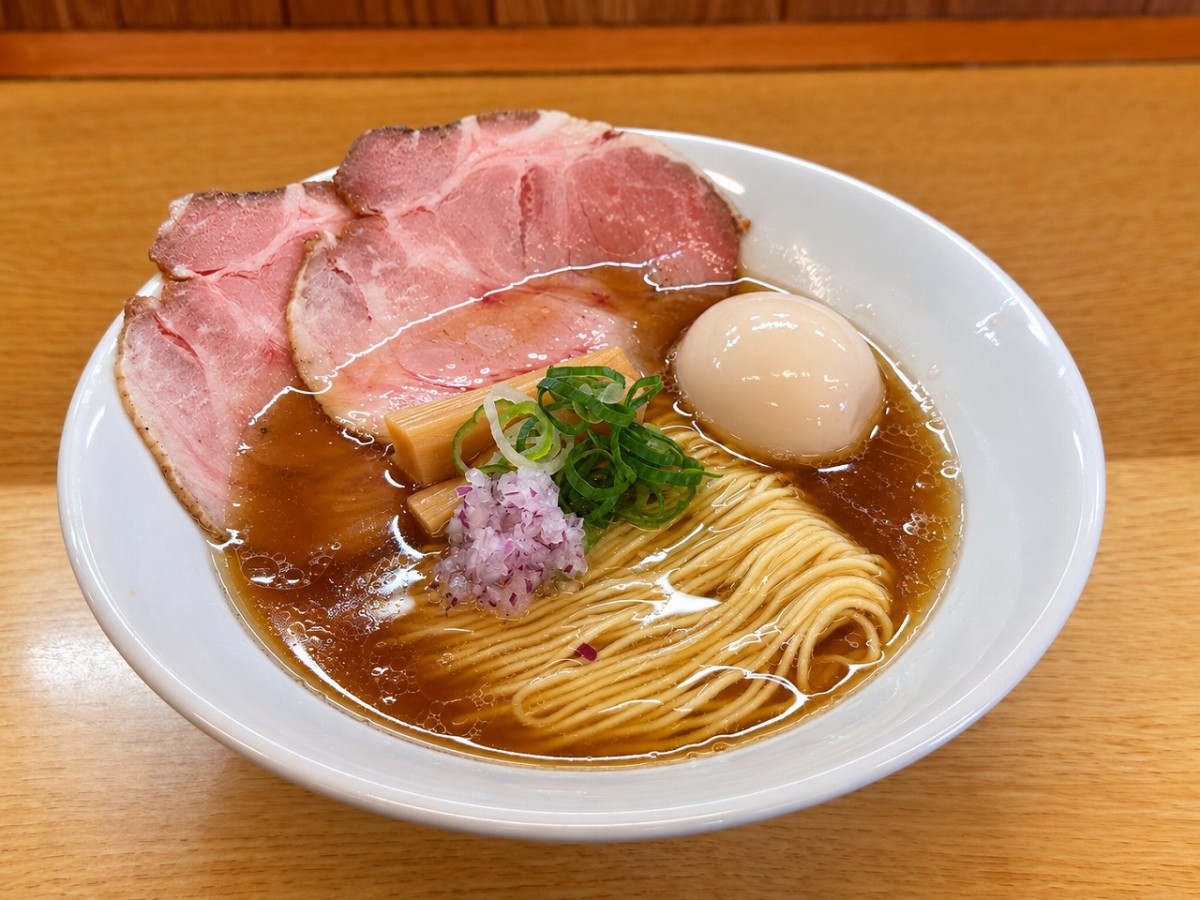 島根県松江市にある『らぁ麺 茶山』のラーメン