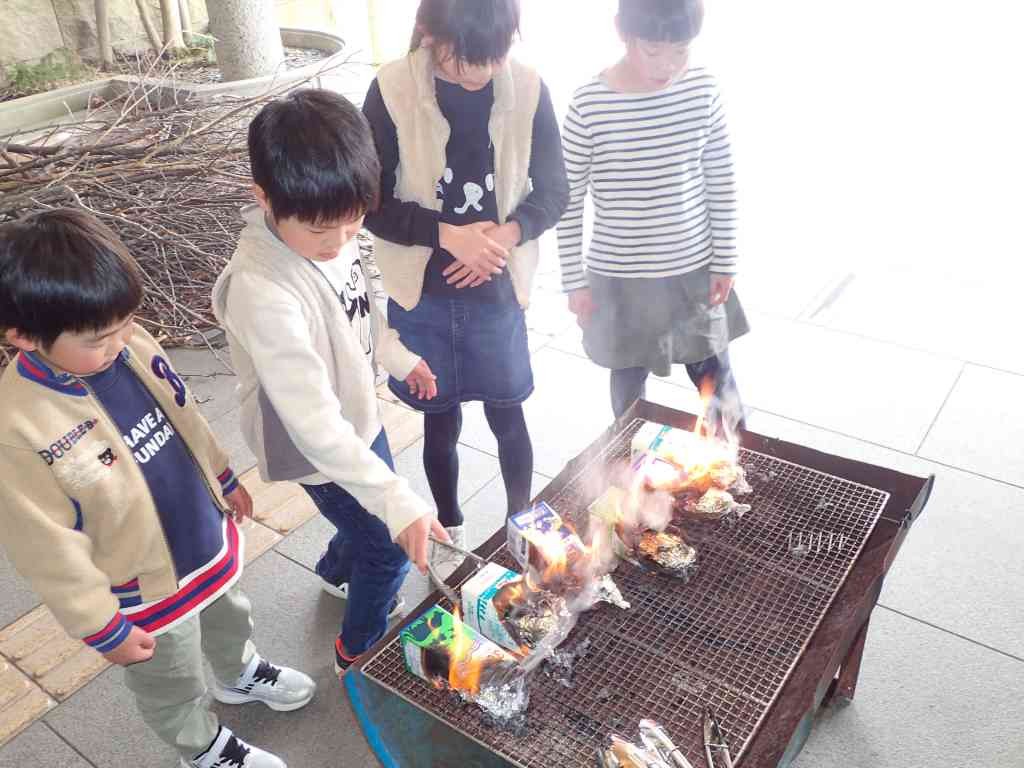鳥取県八頭郡若桜町のイベント「【要予約】GW ネイチャーキッズフェスティバル「カートンドッグを作ろう」」のイメージ