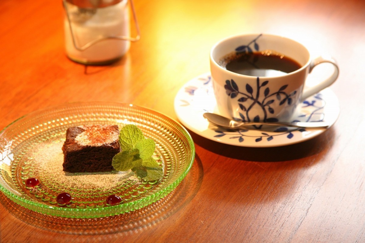 鳥取県境港市にある『cafe マルマス』のコーヒーとケーキ