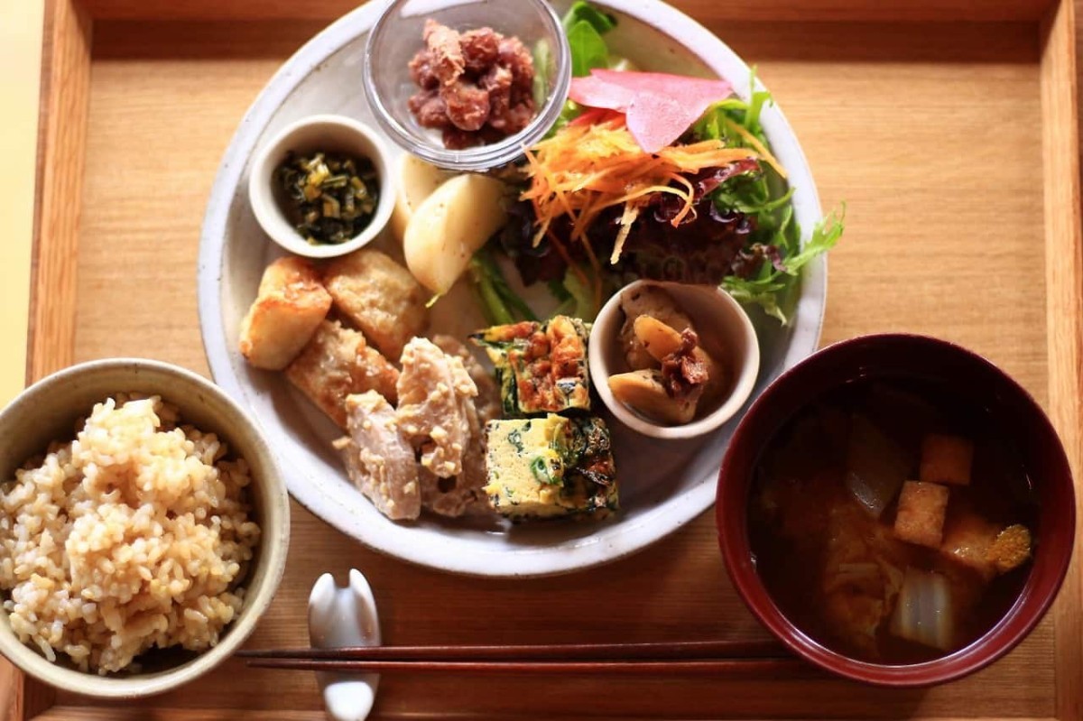島根県雲南市にある古民家カフェ『カフェオリゼ』のランチ