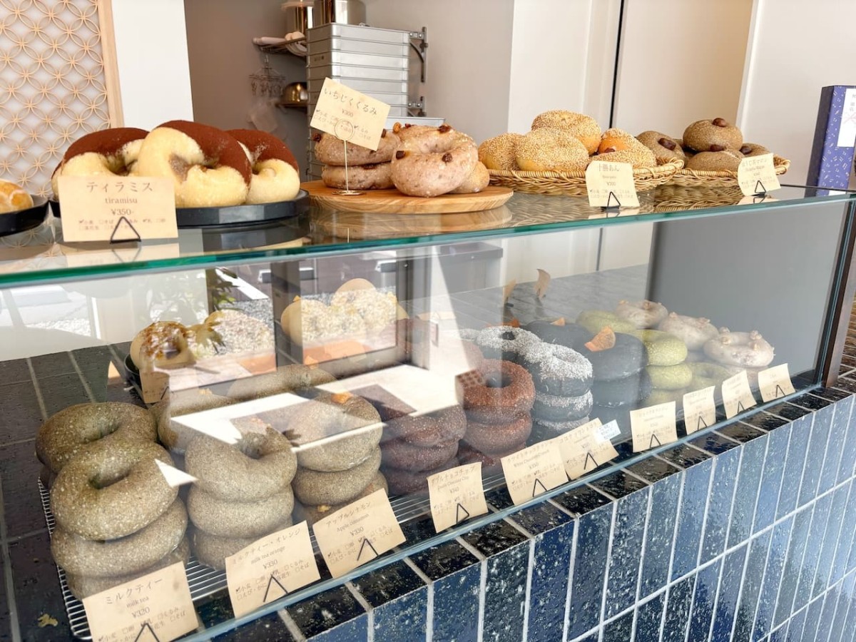 島根県出雲市にオープンした『ここくる』のショーケース