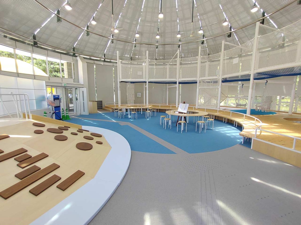 島根県浜田市の石見海浜公園内『アクアスキッズハウス』の全景