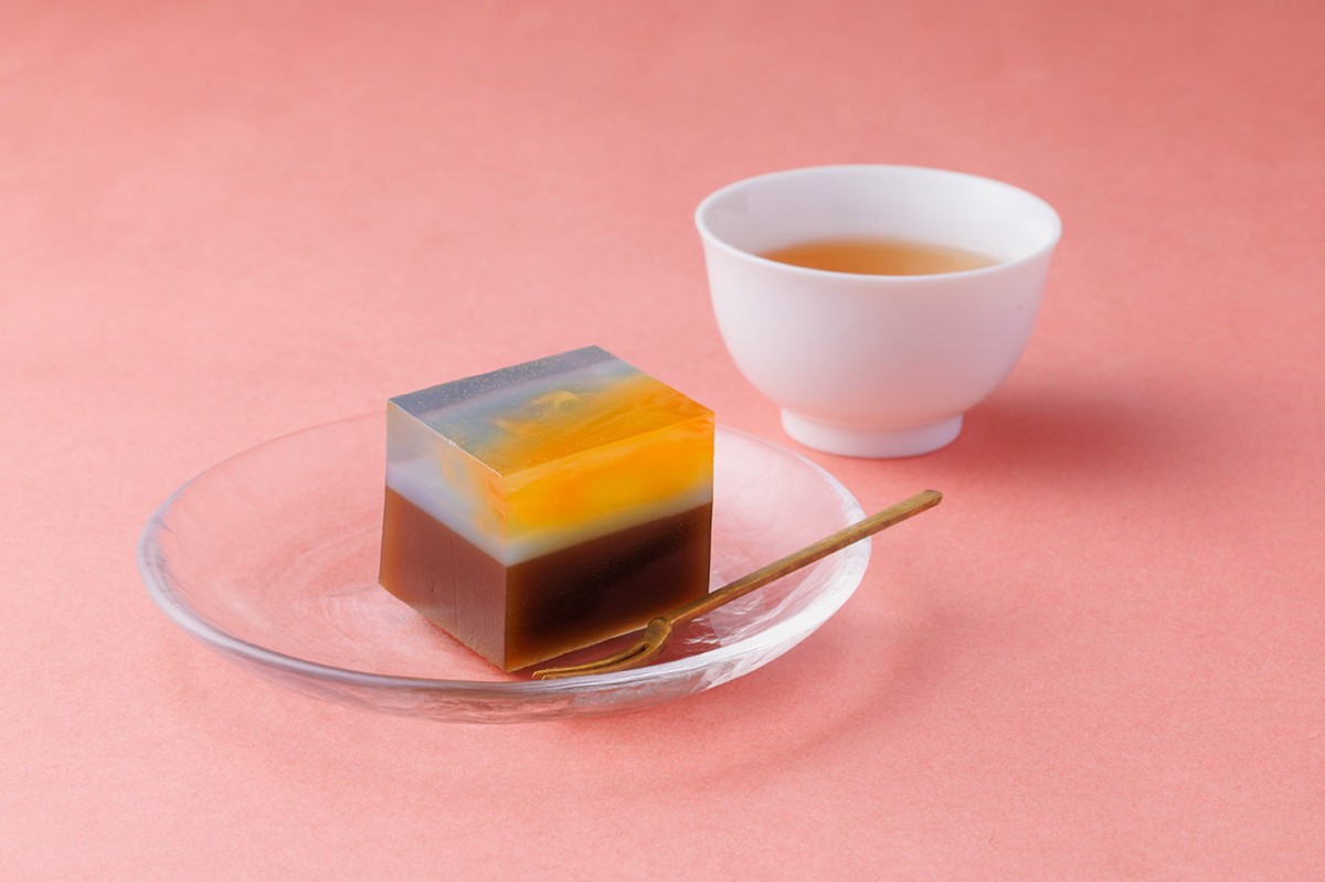 島根県松江市の『彩雲堂』で販売されている秋季限定羊羹「茜」