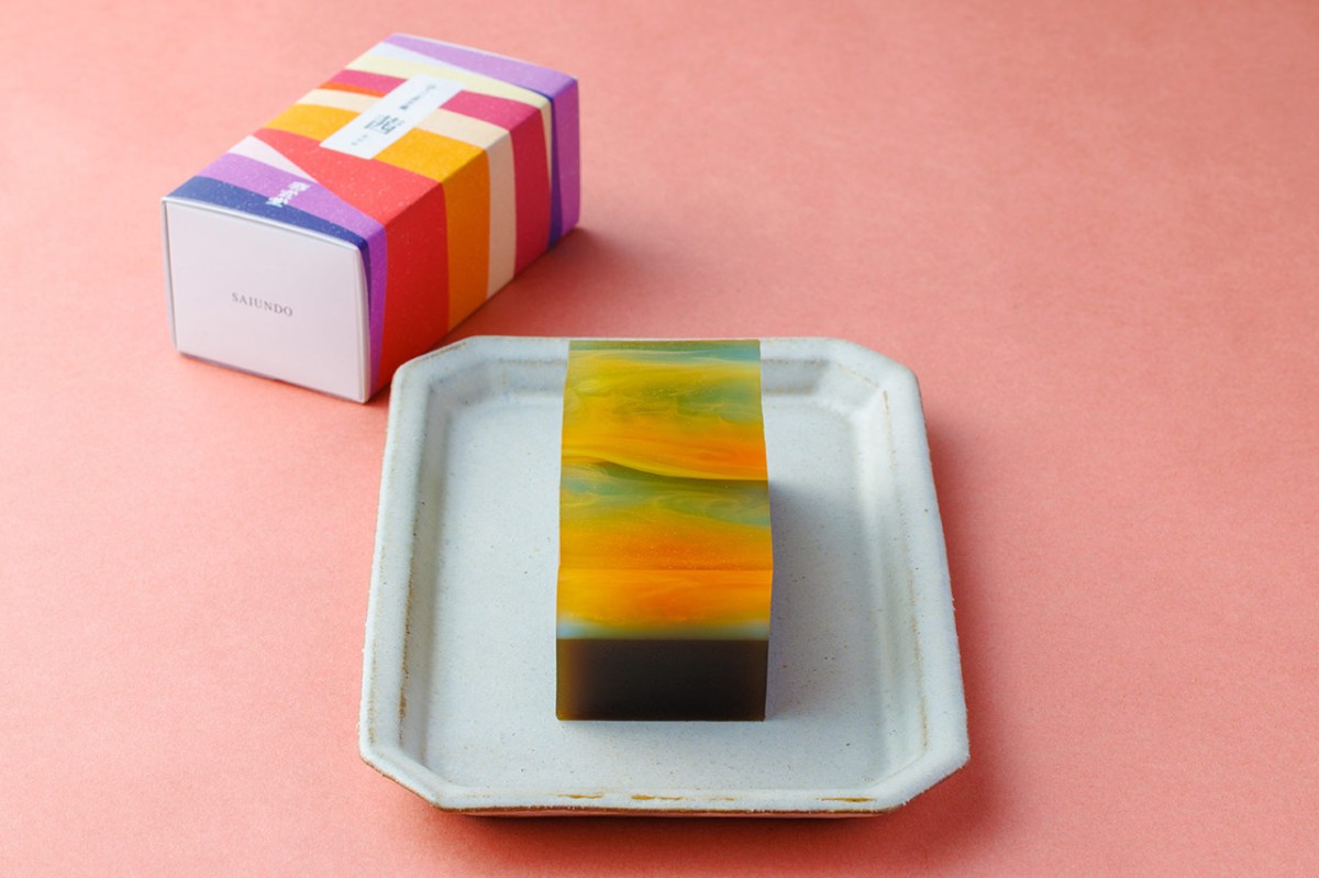 島根県松江市の『彩雲堂』で販売されている秋季限定羊羹「茜」