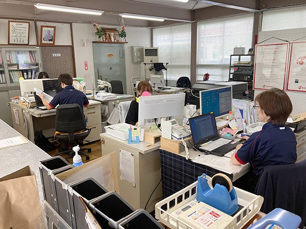 菅公学生服株式会社米子工場の求人募集用の画像