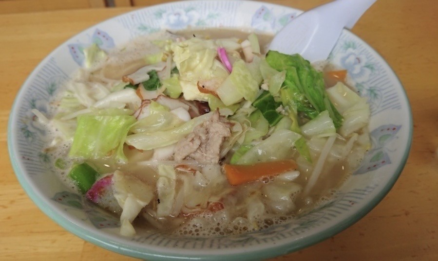 鳥取県米子市にある『隠岐ちゃんぽん  ライトハウス』の豚骨ちゃんぽん