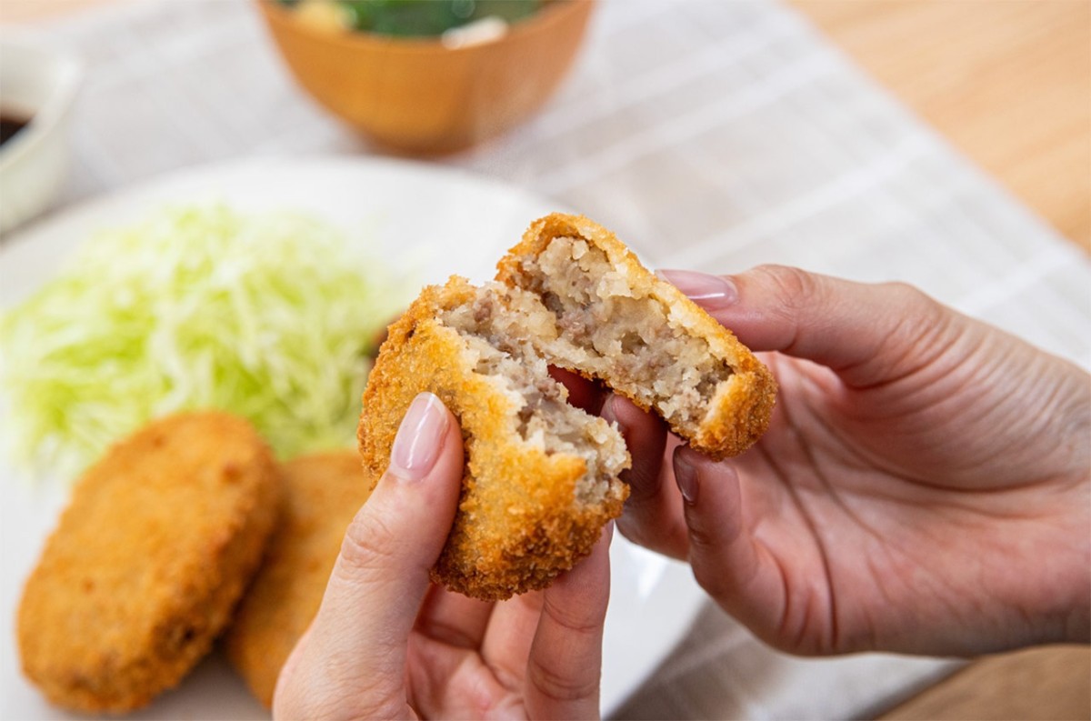 島根県雲南市『木次乳業』のコロッケの断面