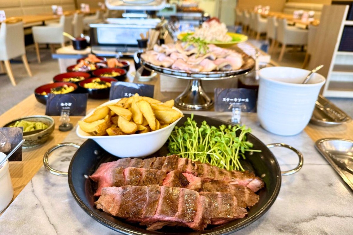 島根県出雲市にある『ニューウェルシティ出雲』内のレストラン『レストランくにびき』のランチバイキングのイメージ