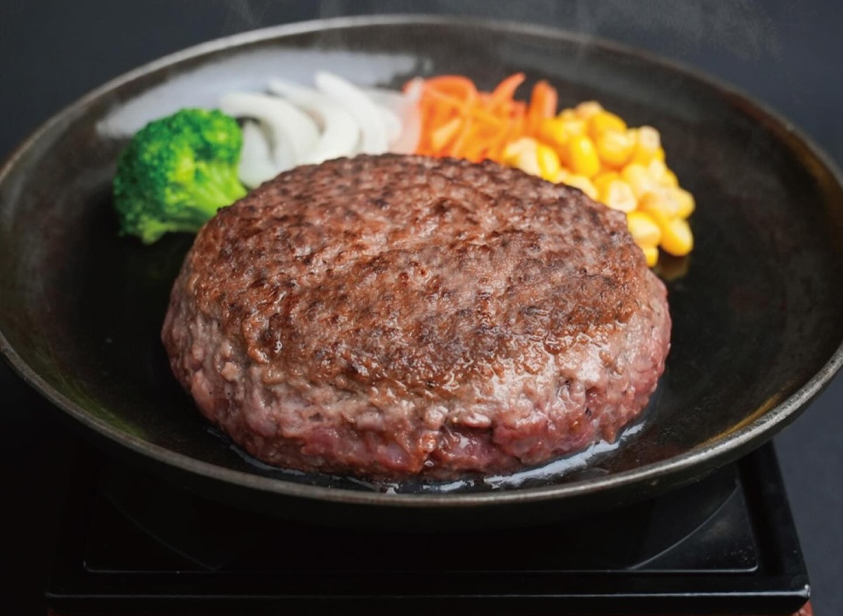 鳥取県鳥取市にオープンした『とろけるハンバーグ福よし 鳥取店』の「とろけるハンバーグ」