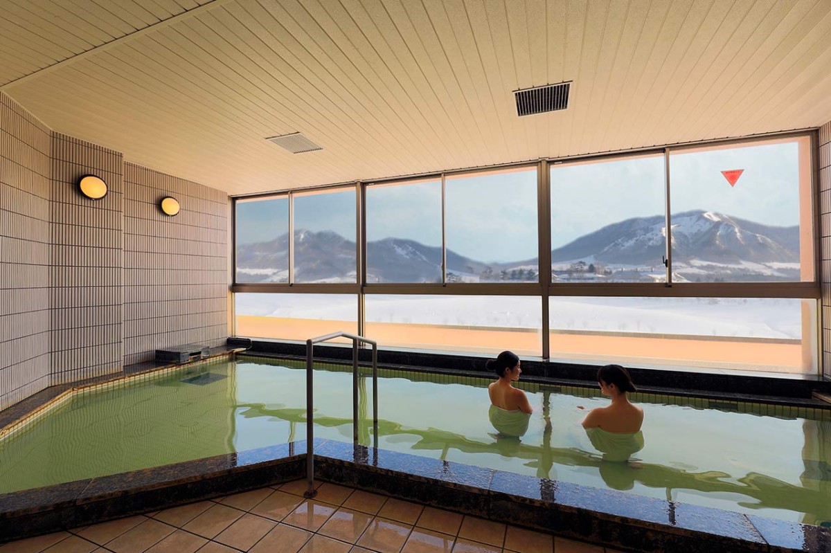 岡山県真庭市にある「休暇村蒜山高原」の大浴場の様子