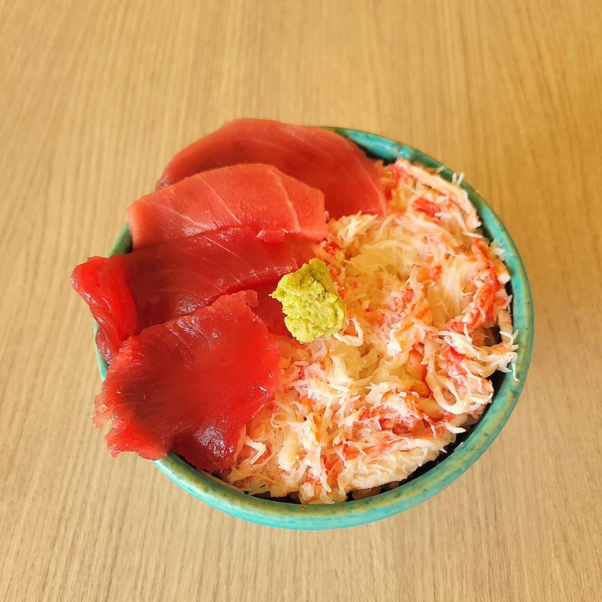 鳥取県北栄町の『道の駅ほうじょう』の年末年始メニュー「カニまぐろ紅白丼」