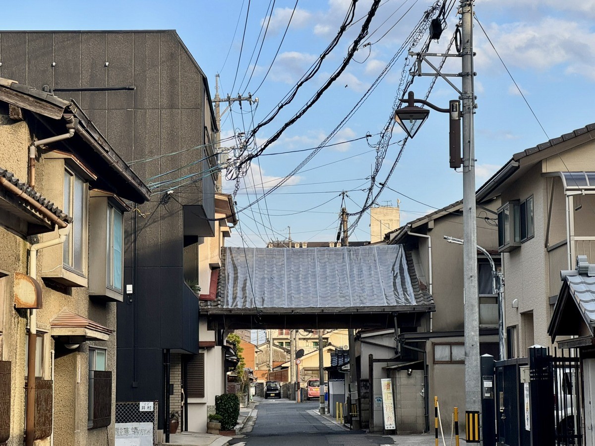 島根県松江市にある「人参方」の長屋門