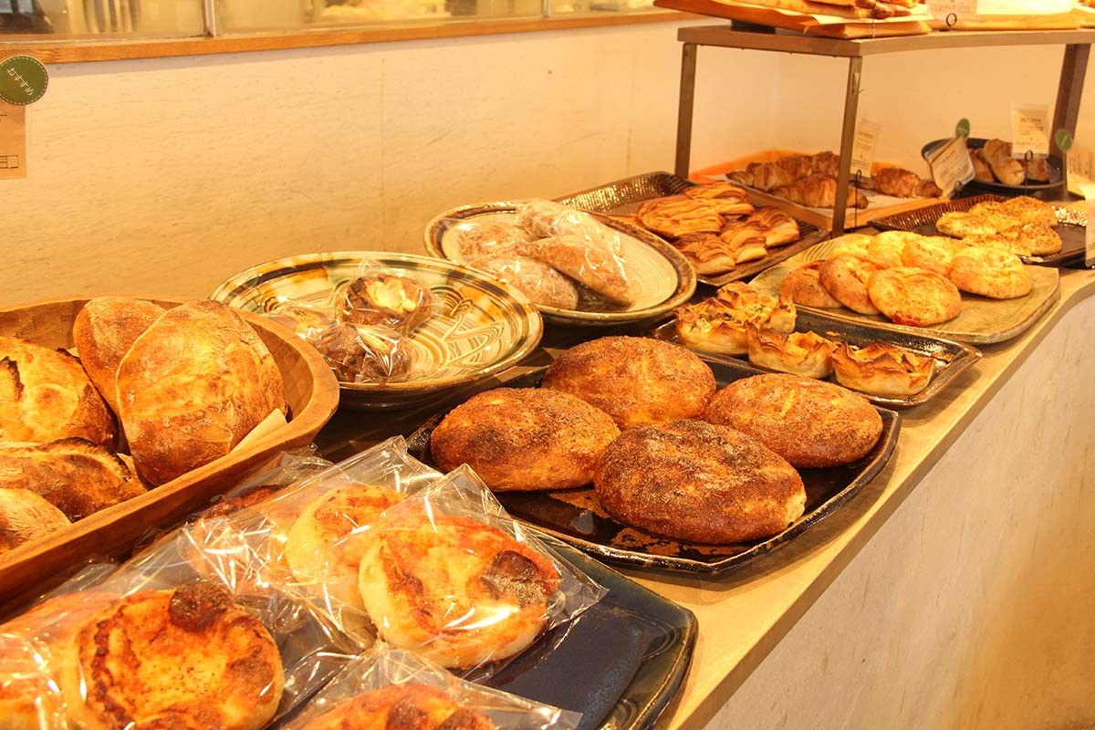 島根県出雲市『Le CochonD'or Shussai』のベーカリーコーナーの様子