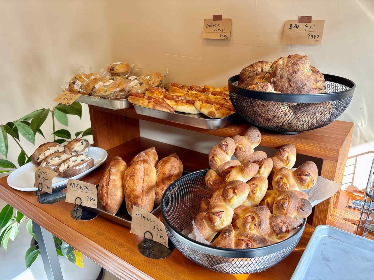 松江市宍道町の『bake32』のパン
