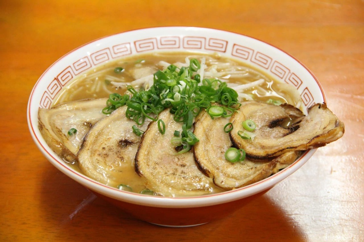 島根県松江市東津田にある『ラーメンにいはお』の「チャーシューメン」